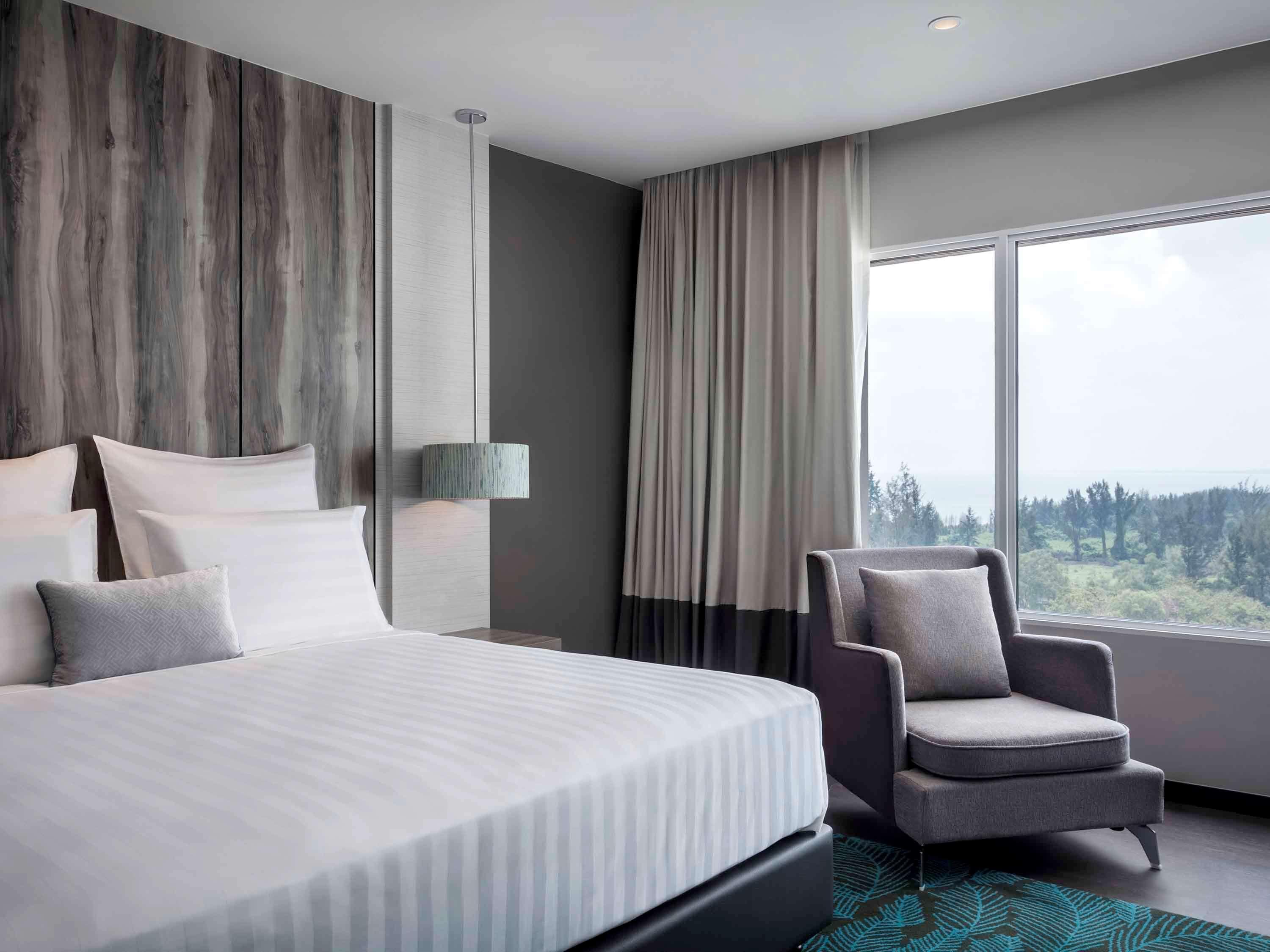 Pullman Miri Waterfront Hotel Eksteriør billede Deluxe Room