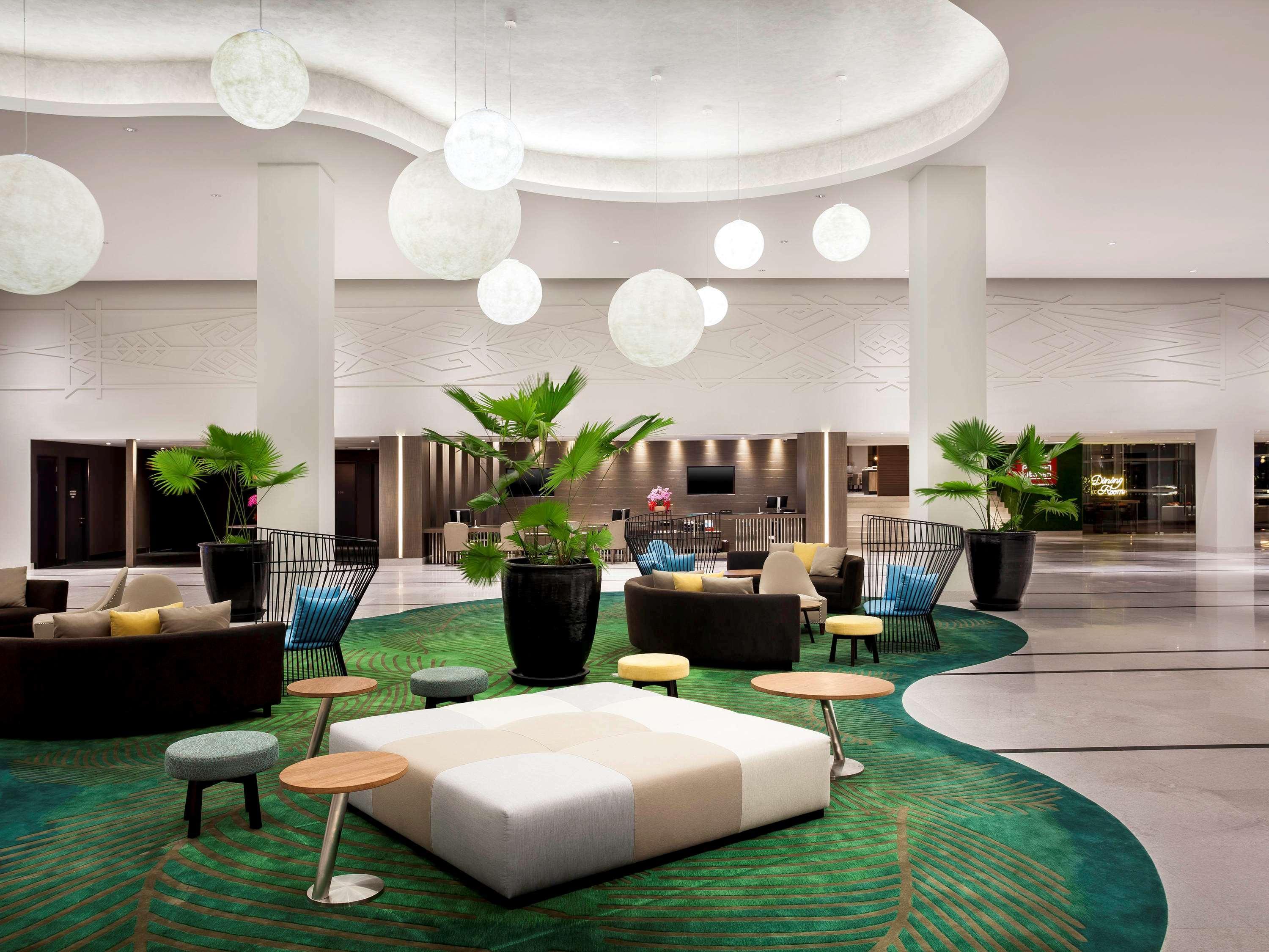 Pullman Miri Waterfront Hotel Eksteriør billede Lobby