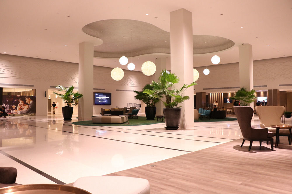 Pullman Miri Waterfront Hotel Eksteriør billede The lobby of the hotel