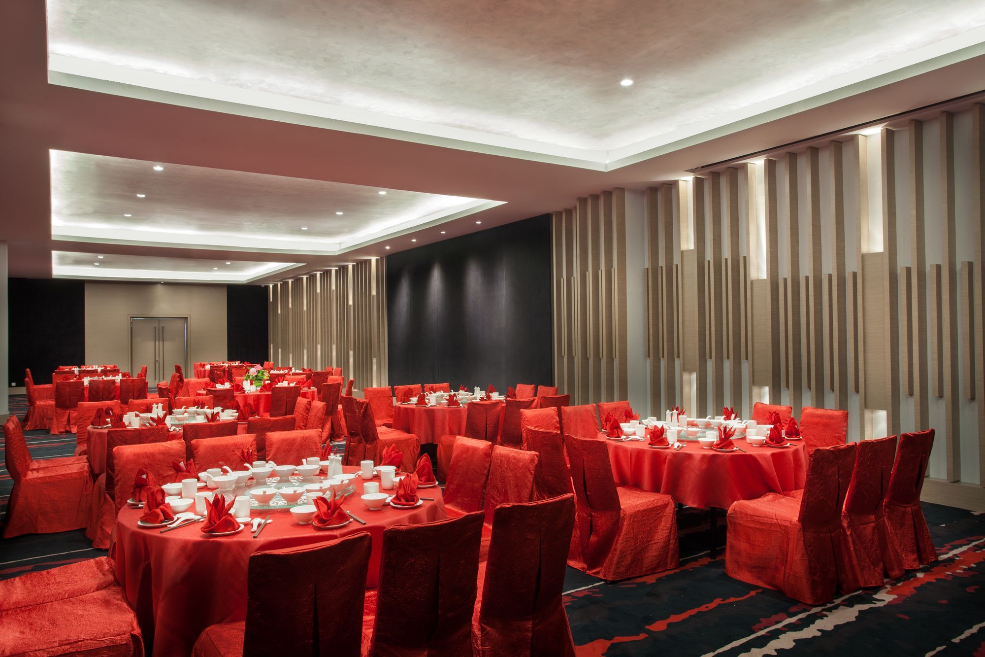 Pullman Miri Waterfront Hotel Eksteriør billede The ballroom