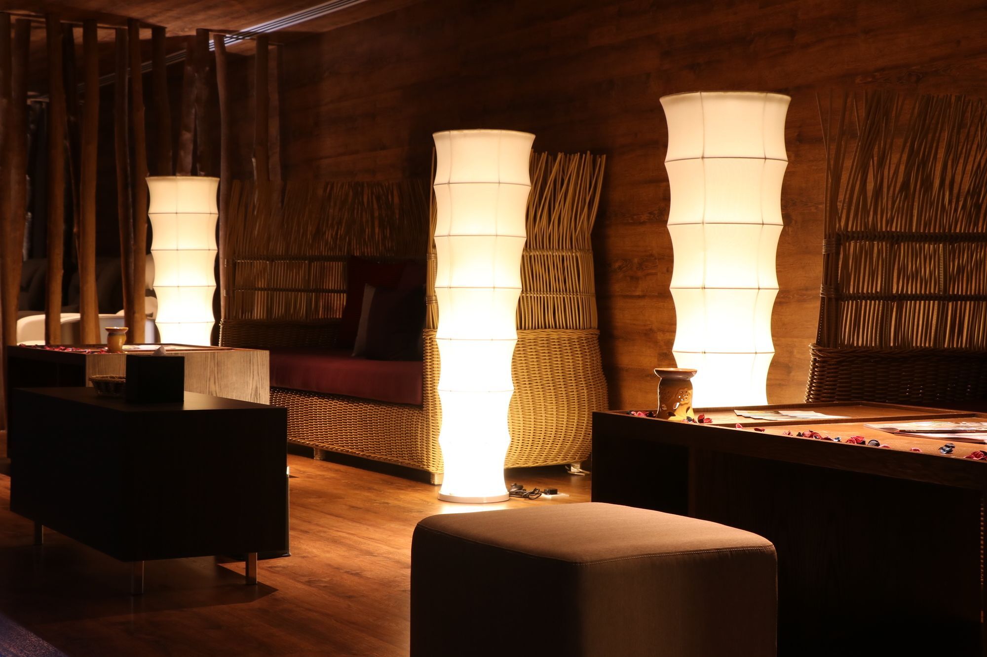 Pullman Miri Waterfront Hotel Eksteriør billede Interior of the spa