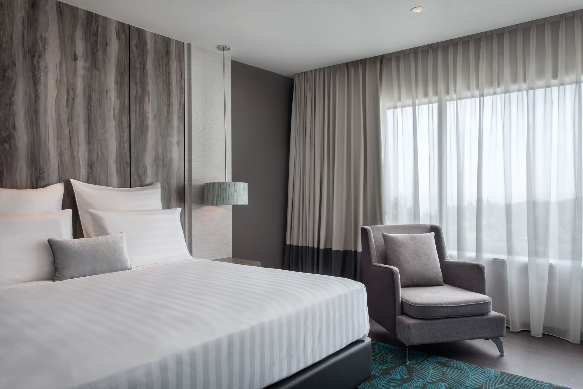 Pullman Miri Waterfront Hotel Eksteriør billede Deluxe Room